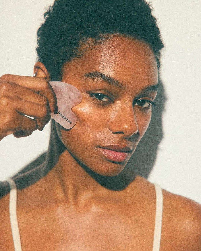 How to gua sha : le rituel holistique, by Holidermie.
