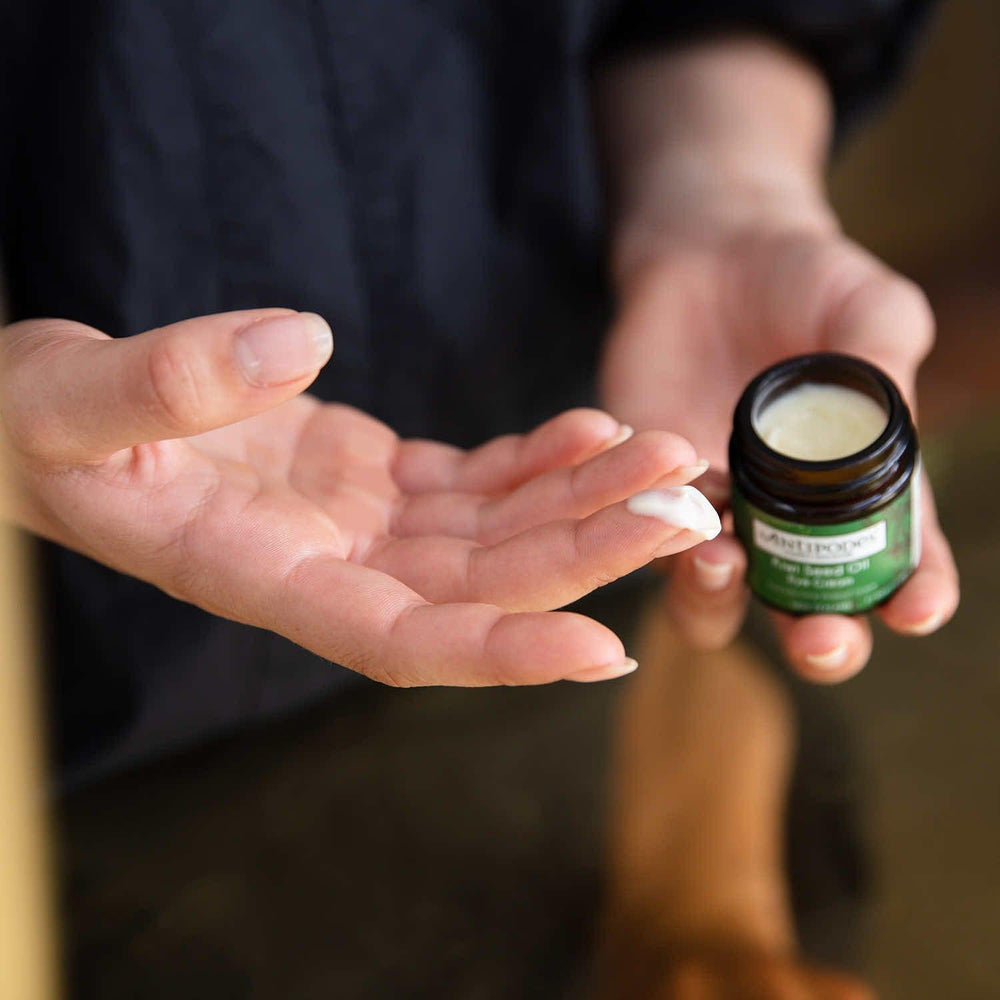 (Echantillon) Kiwi seed oil Contour des yeux à l’huile de Kiwi